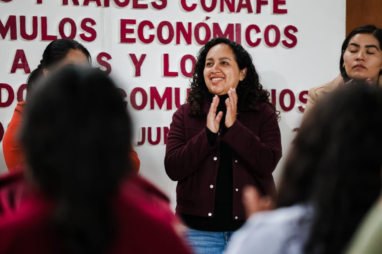 Gobierno de Cadereyta entrega apoyos del programa Pasos y Raíces CONAFE a 223 figuras educativas